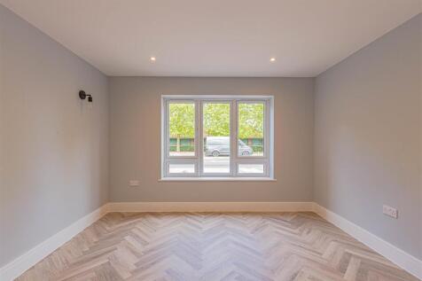 138 staines road, Sunbury-right  (10).jpg