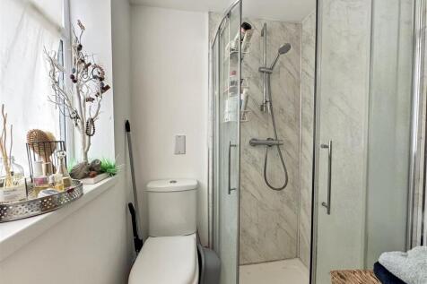 Ensuite 1.jpeg