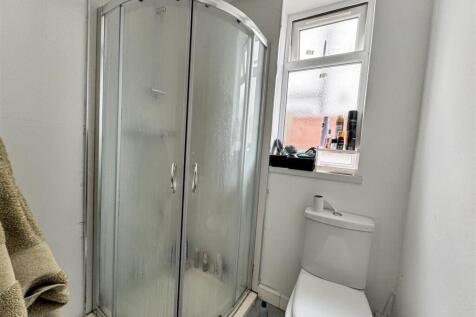 Ensuite 3.jpeg