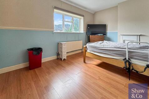 Bedroom 1.jpeg