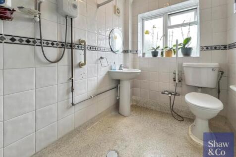 Shower Room.jpeg