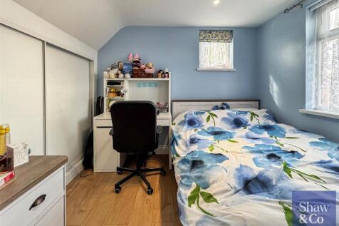Bed 4.jpeg