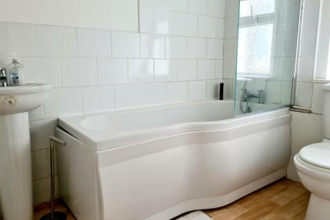 Bathroom2.jpg