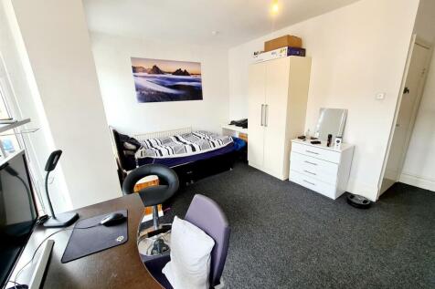 Bedroom6.jpg