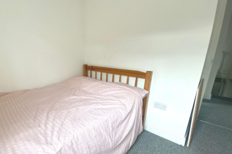 Bedroom 4.png