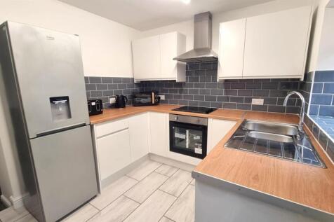 Kitchen Main.jpeg