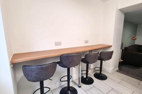 Kitchen 2.jpeg