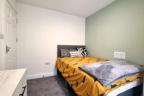 Bedroom 1.jpeg
