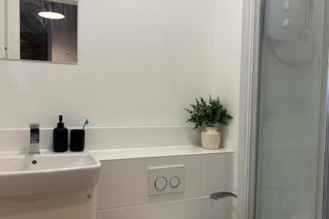 WhatsApp Image 2025-11-14 at 16.25.21 (4).jpeg