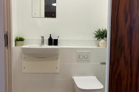 WhatsApp Image 2025-11-14 at 16.25.22 (1).jpeg