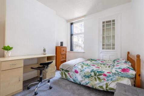 25 Blades Steet_2.jpg