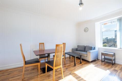 1A Castle Hill Flat 3_5.jpg