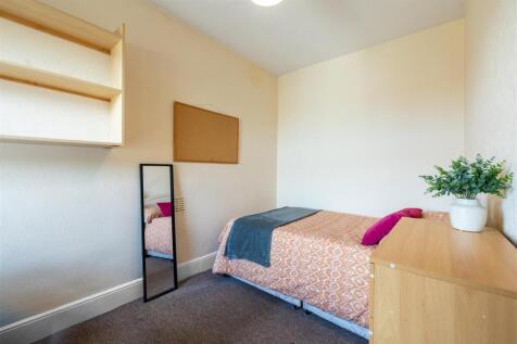 16 Langley Road_8.jpg