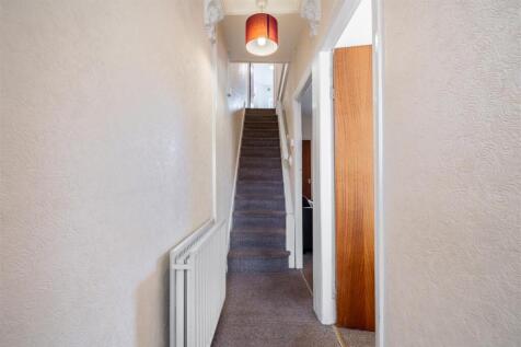 16 Langley Road_1.jpg