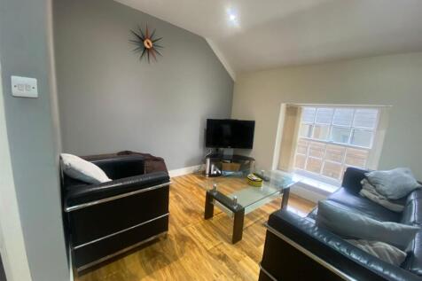 Living Area (2).jpeg