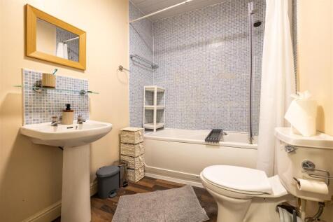 23 Castle Hill Flat 2_1.jpg