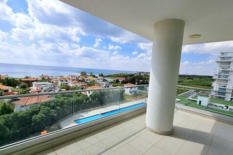 Livingroom balcony