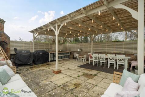 Outdoor Kitchen