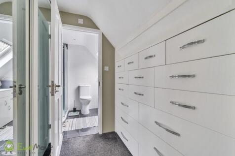 Walk in wardrobe