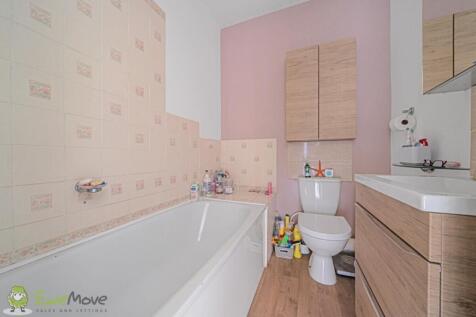 Bathroom Upstairs