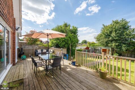 Decking Rear Garden