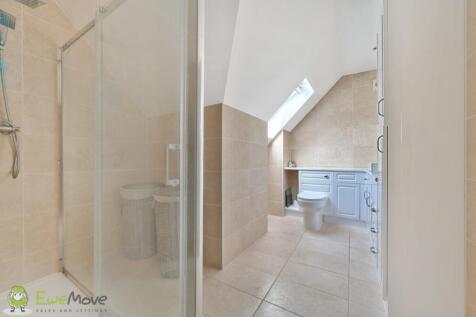 Ensuite to Bedroom 1