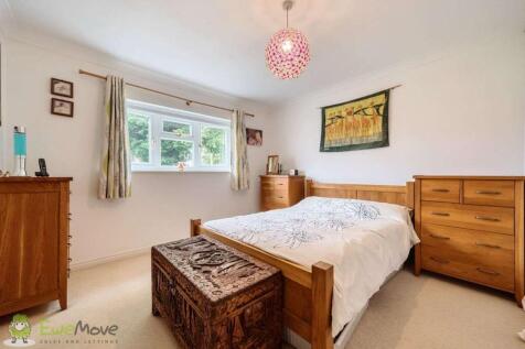 Bedroom 1 (Double)