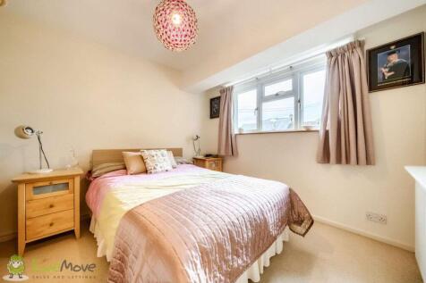 Bedroom 2 (Double)