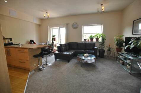 OPEN PLAN LIVING SPACE