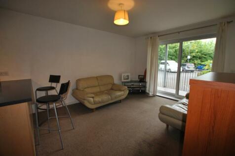 OPEN PLAN LIVING SPACE