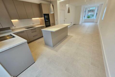 KITCHEN/DINER/LIVING AREA