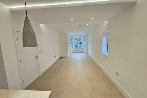 KITCHEN/DINER/LIVING AREA