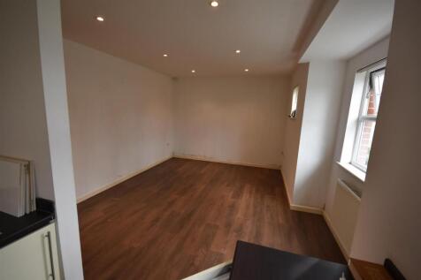 OPEN PLAN LIVING/KITCHEN