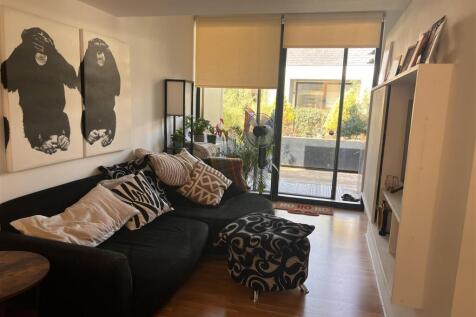 THROUGH LOUNGE
