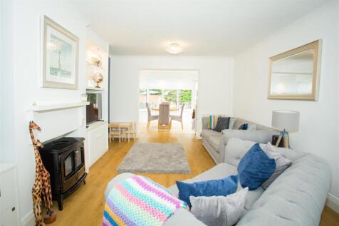 LOUNGE INTO CONSERVATORY VIEW
