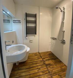 GROUND FLOOR SHOWER ROOM