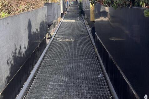 WALKWAY REAR OF GARDEN