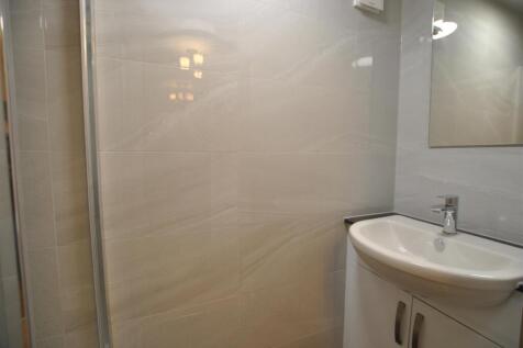ENSUITE SHOWER ROOM