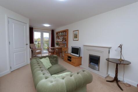 Living through dining room