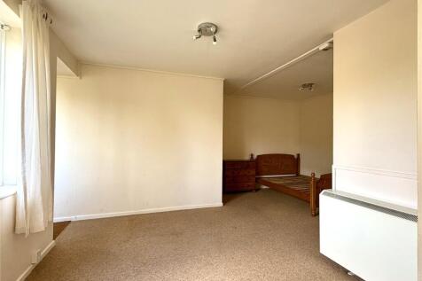 Living/Bedroom Area