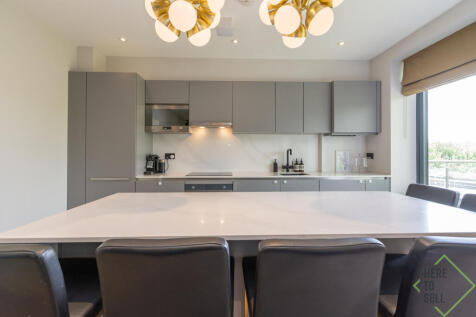 3 Brookmans Place-Green Close-Brookmans Park-Hertf