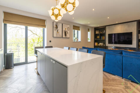 3 Brookmans Place-Green Close-Brookmans Park-Hertf