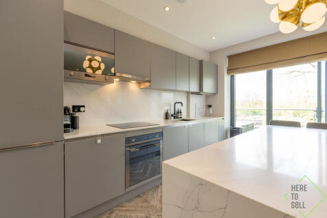 3 Brookmans Place-Green Close-Brookmans Park-Hertf