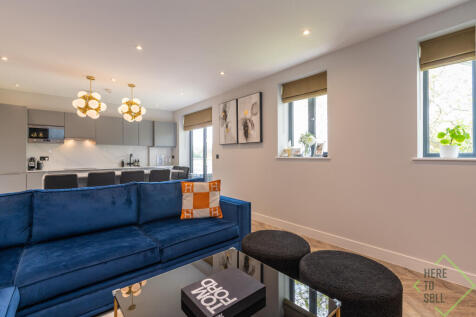 3 Brookmans Place-Green Close-Brookmans Park-Hertf