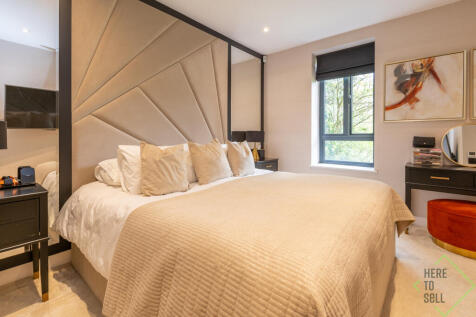 3 Brookmans Place-Green Close-Brookmans Park-Hertf