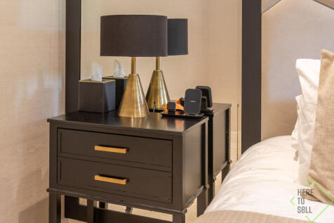 3 Brookmans Place-Green CloseBrookmans Park-Hertfo