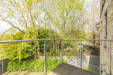 3 Brookmans Place-Green Close-Brookmans Park-Hertf