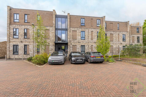 3 Brookmans Place-Green Close-Brookmans Park-Hertf