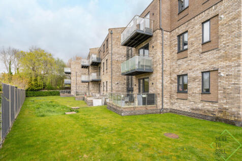 3 Brookmans Place-Green Close-Brookmans Park-Hertf