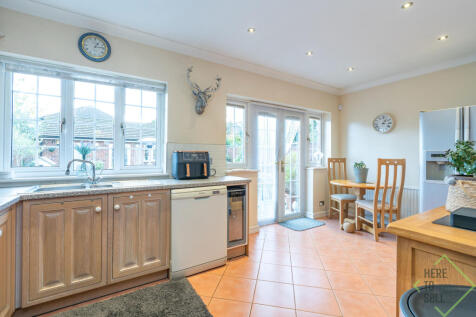 33 Kilvinton Drive EN2 0BE-21